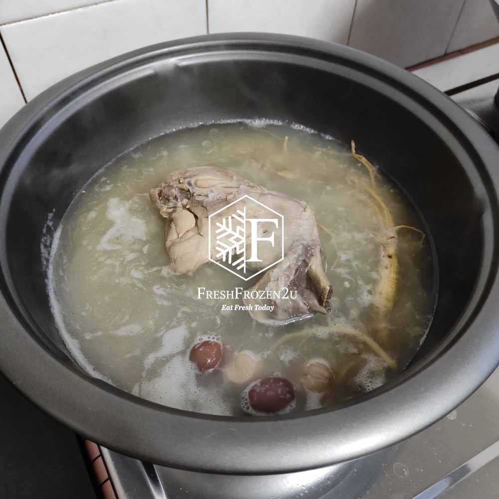 Korean Ginseng Chicken Soup Samgye-tang (800 g)
