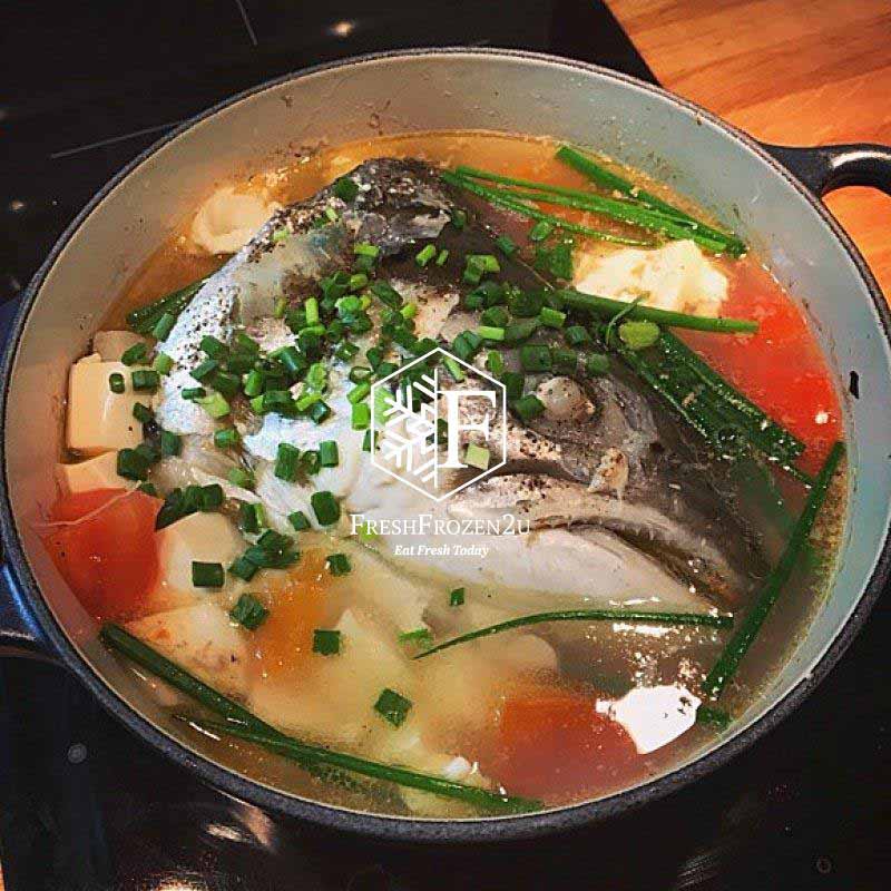 Salmon Fish Head Half 三文鱼头半切 (150g+-)